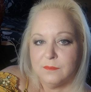 Meet your Posher, Debra